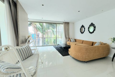 Condo in Pattaya, Thailand, 3 bedrooms  № 45407 - photo 3