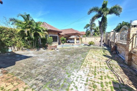 House in Bang Lamung, Thailand 3 bedrooms № 46196 - photo 22