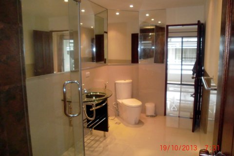 House in Pattaya, Thailand 3 bedrooms № 45558 - photo 13