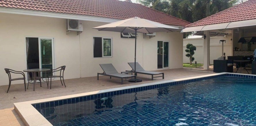 House in Pattaya, Thailand 3 bedrooms № 45540