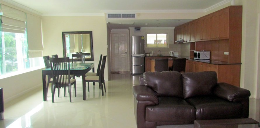 Condo in Pattaya, Thailand, 2 bedrooms  № 45285