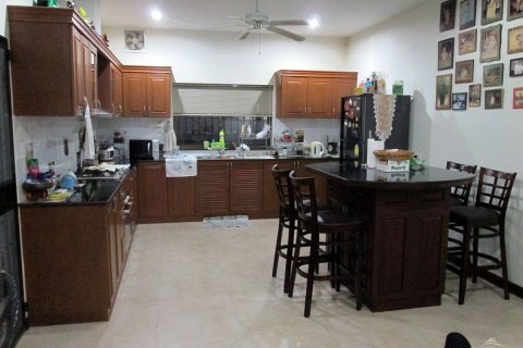 House in Pattaya, Thailand 4 bedrooms № 45517 - photo 20