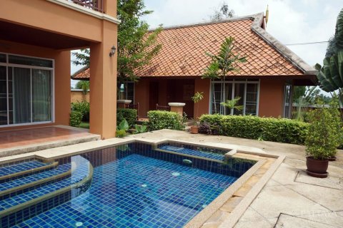 House in Pattaya, Thailand 5 bedrooms № 45508 - photo 17