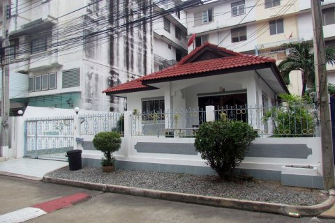 House on Jomtien Beach, Pattaya, Thailand 2 bedrooms № 45559 - photo 1