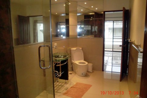 House in Pattaya, Thailand 3 bedrooms № 45558 - photo 23