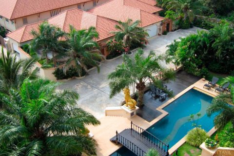 Condo in Pattaya, Thailand, 1 bedroom  № 45174 - photo 2