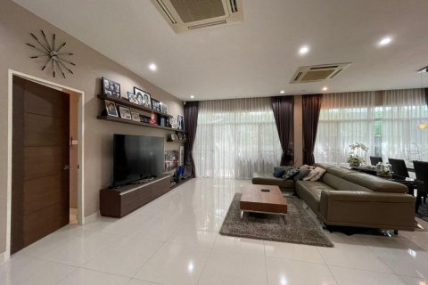 House in Bang Lamung, Thailand 3 bedrooms № 44927 - photo 5