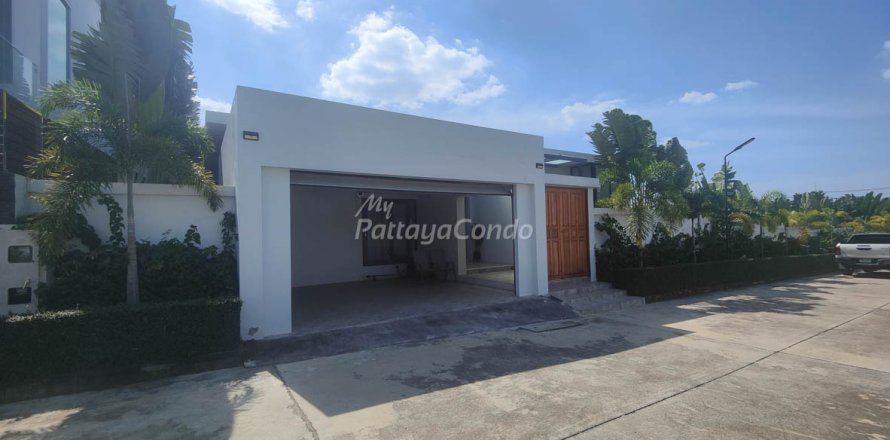 House in Pattaya, Thailand 3 bedrooms № 32544