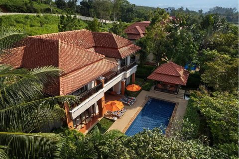 Villa in Bang Tao, Thailand 4 bedrooms № 46151 - photo 1
