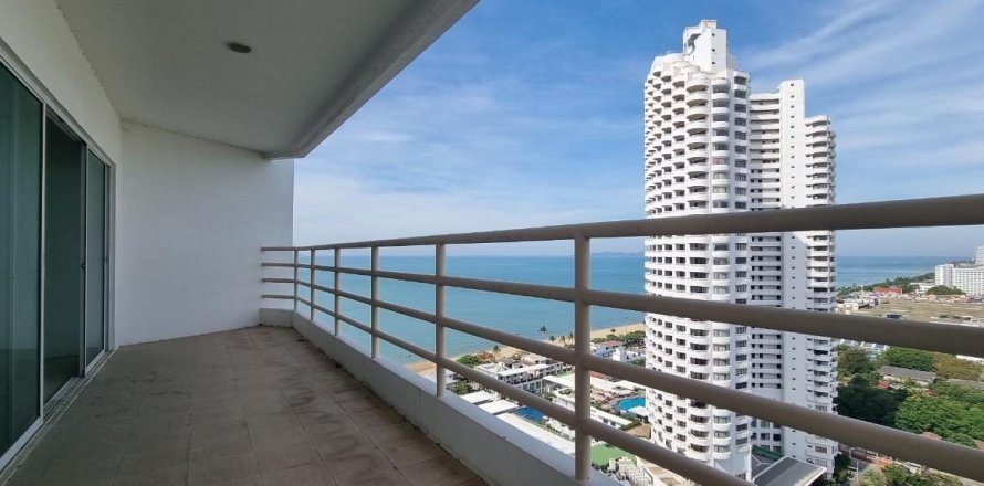 Studio in the Condo in Pattaya, Thailand in View Talay 8  № 46188
