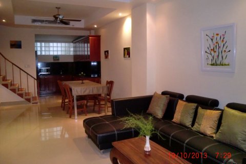 House in Pattaya, Thailand 3 bedrooms № 45558 - photo 2