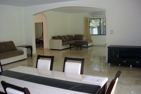 House in Pattaya, Thailand 4 bedrooms № 45431 - photo 6