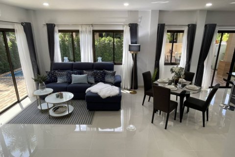 House in Pattaya, Thailand 4 bedrooms № 45489 - photo 9