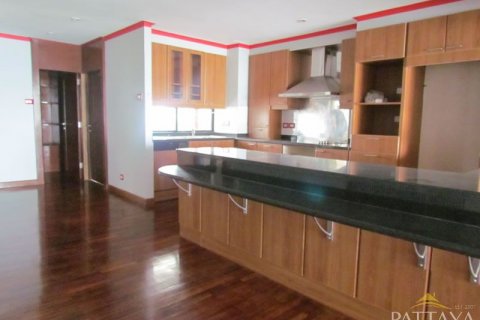 Condo in Pattaya, Thailand, 4 bedrooms  № 45245 - photo 2