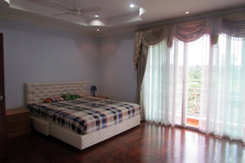 House in Pattaya, Thailand 4 bedrooms № 45516 - photo 9