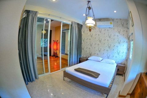 House in Pattaya, Thailand 7 bedrooms № 45488 - photo 7
