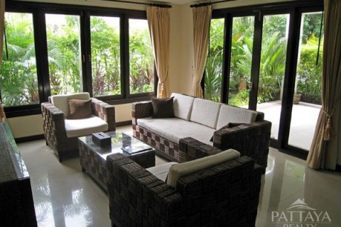 House in Pattaya, Thailand 2 bedrooms № 45452 - photo 4