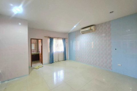 House in Bang Lamung, Thailand 3 bedrooms № 46196 - photo 12