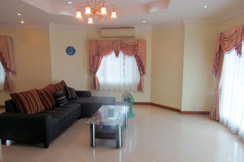 House in Pattaya, Thailand 4 bedrooms № 45516 - photo 29
