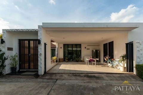 House in Pattaya, Thailand 3 bedrooms № 45472 - photo 2