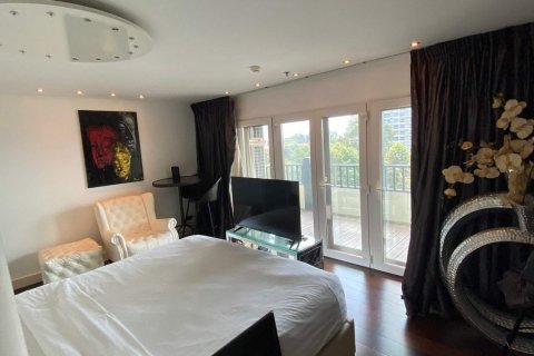 Condo in Pattaya, Thailand, 3 bedrooms  № 45397 - photo 27