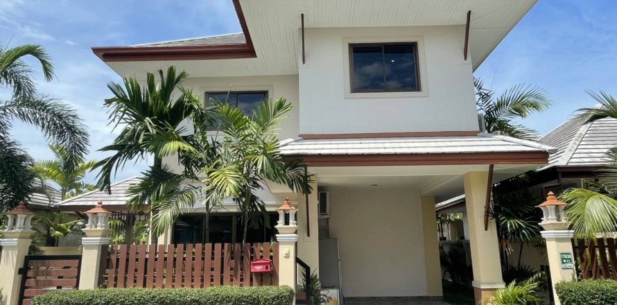 House in Pattaya, Thailand 4 bedrooms № 45489