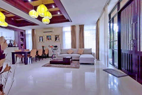 House in Pattaya, Thailand 4 bedrooms № 22575 - photo 25