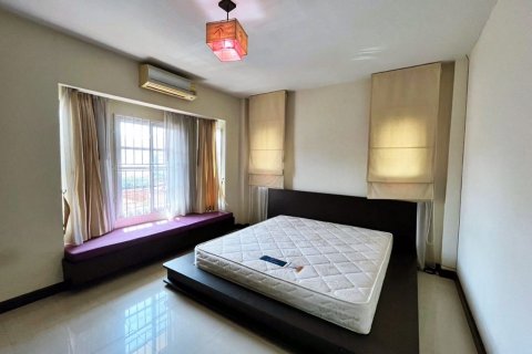 House in Bang Lamung, Thailand 3 bedrooms № 47090 - photo 11