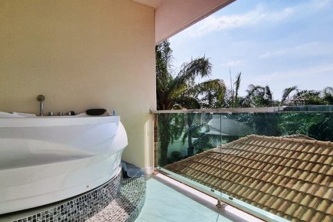 House in Bang Lamung, Thailand 6 bedrooms № 47120 - photo 16