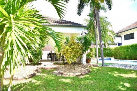 Villa in Hua Hin, Thailand 5 bedrooms № 47168 - photo 10