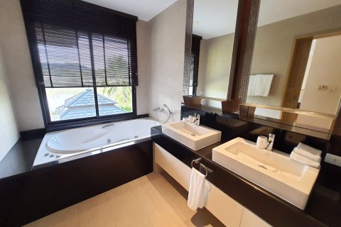 Townhouse in Bang Tao, Thailand 4 bedrooms № 46643 - photo 26
