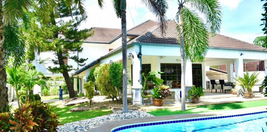 Villa in Hua Hin, Thailand 5 bedrooms № 47168