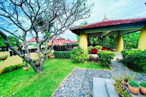 Villa in Hua Hin, Thailand 5 bedrooms № 46912 - photo 2
