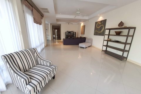 Townhouse in Bang Tao, Thailand 4 bedrooms № 46643 - photo 10