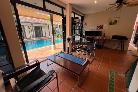 Villa in Hua Hin, Thailand 5 bedrooms № 46989 - photo 3