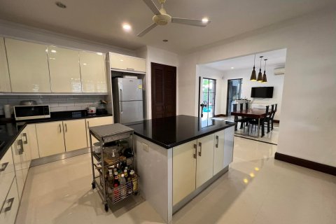 Villa in Hua Hin, Thailand 5 bedrooms № 46989 - photo 8