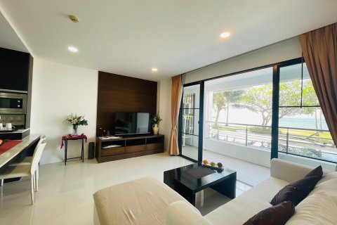 Condo in Si Racha, Thailand, 1 bedroom  № 47159 - photo 8