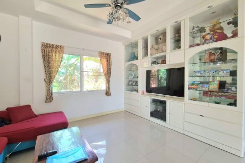 House in Bang Lamung, Thailand 5 bedrooms № 47153 - photo 9