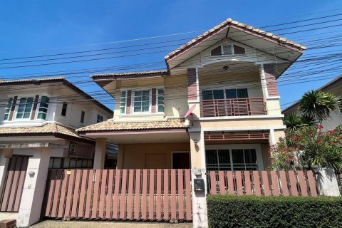 House in Bang Lamung, Thailand 3 bedrooms № 47090 - photo 1