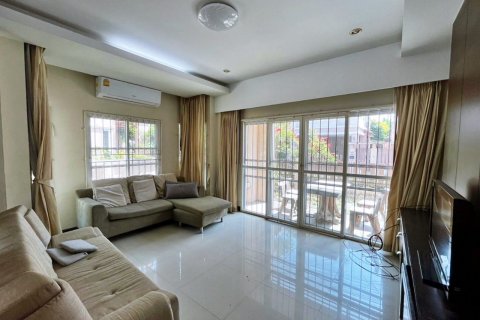 House in Bang Lamung, Thailand 3 bedrooms № 47090 - photo 3