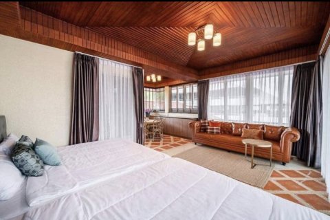 Villa on Jomtien Beach, Pattaya, Thailand 5 bedrooms № 47013 - photo 10