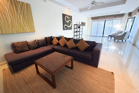 Townhouse in Bang Tao, Thailand 4 bedrooms № 46643 - photo 9