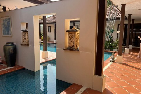 Villa in Hua Hin, Thailand 5 bedrooms № 46989 - photo 4