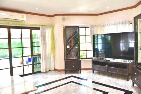 Villa in Hua Hin, Thailand 5 bedrooms № 47168 - photo 4