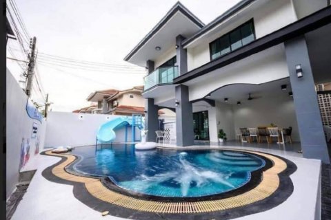 Villa on Jomtien Beach, Pattaya, Thailand 6 bedrooms № 46987 - photo 1