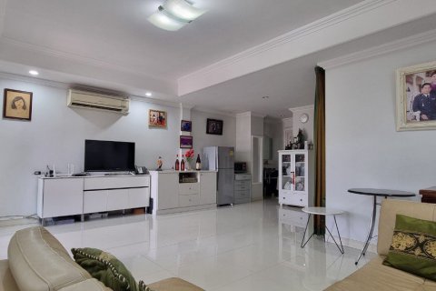 House in Bang Lamung, Thailand 5 bedrooms № 46500 - photo 16