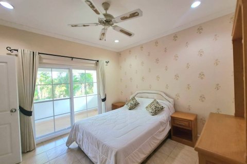 House in Bang Lamung, Thailand 6 bedrooms № 47152 - photo 10