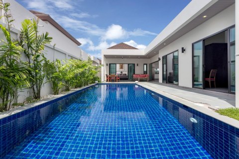 Villa in Rawai, Thailand 3 bedrooms № 46937 - photo 1