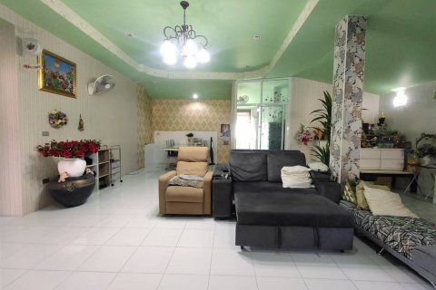 House in Bang Lamung, Thailand 2 bedrooms № 47006 - photo 3