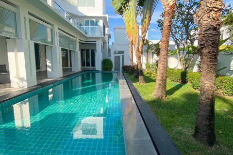 Villa in Pattaya, Thailand 4 bedrooms № 46995 - photo 7